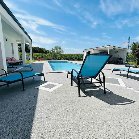 Villa Nathan, Fun And Calm Rochefort *