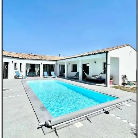 Nathan, Fun And Calm Rochefort Villa